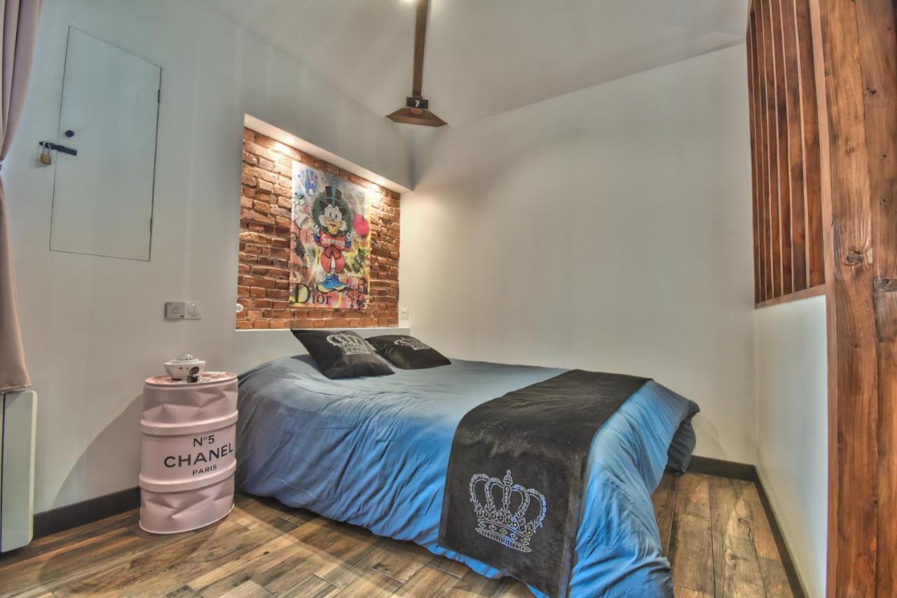 曼特农* Le Loft Des Mysteres *公寓 外观 照片