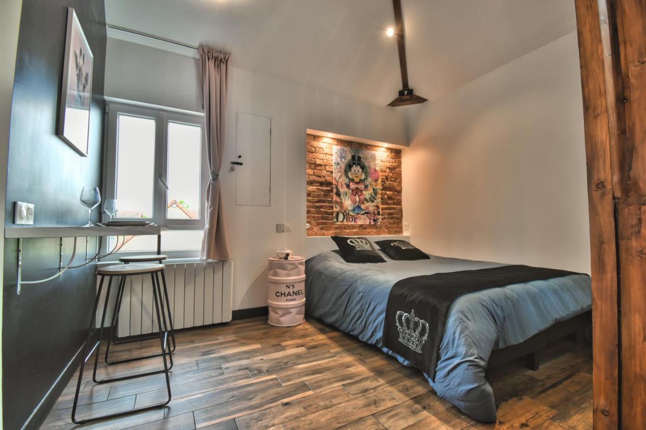 曼特农* Le Loft Des Mysteres *公寓 外观 照片
